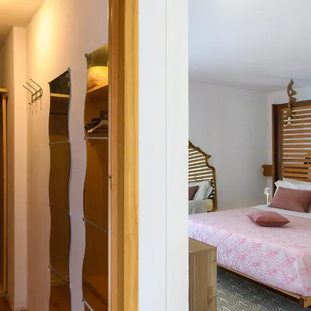 Alma 8&2, Emma Villa