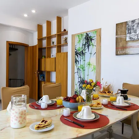 Villa Alma 8&2, Emma San Costanzo